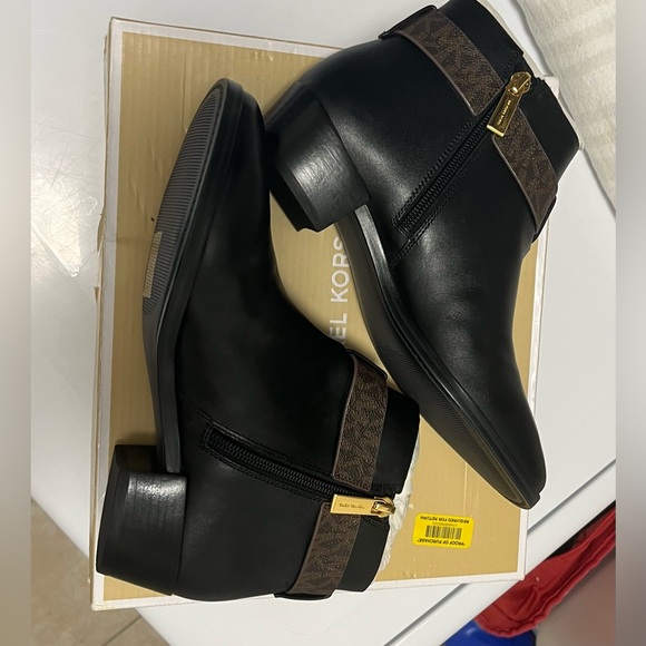 Michael Kors Harland Bootie - Picture 15 of 16